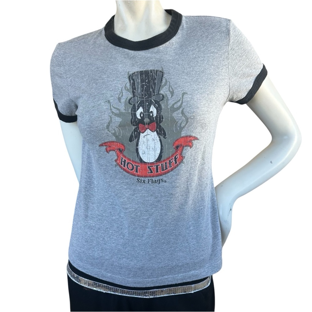 Y2K Six Flags "Hot Stuff" Penguin Print Gray & Black Ringer Baby Tee Size Medium